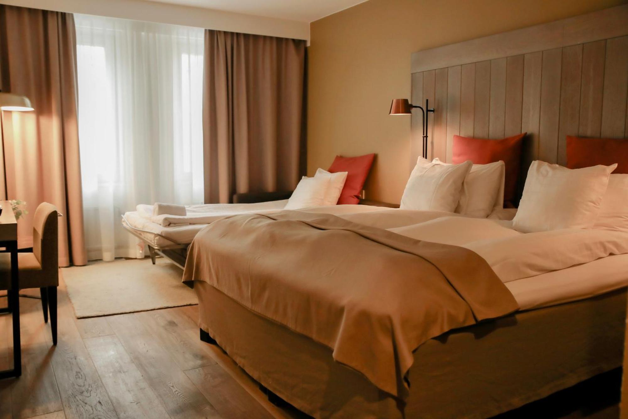 เฟิร์สต์ โฮเทล แกรนด์ ฟาลุน Hotel ฟาลัน ภายนอก รูปภาพ